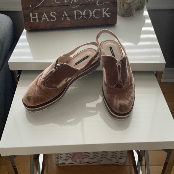 🔥$5 SALE!.Zara velvet sling backs EUC sz 39 - Picture 1 of 6